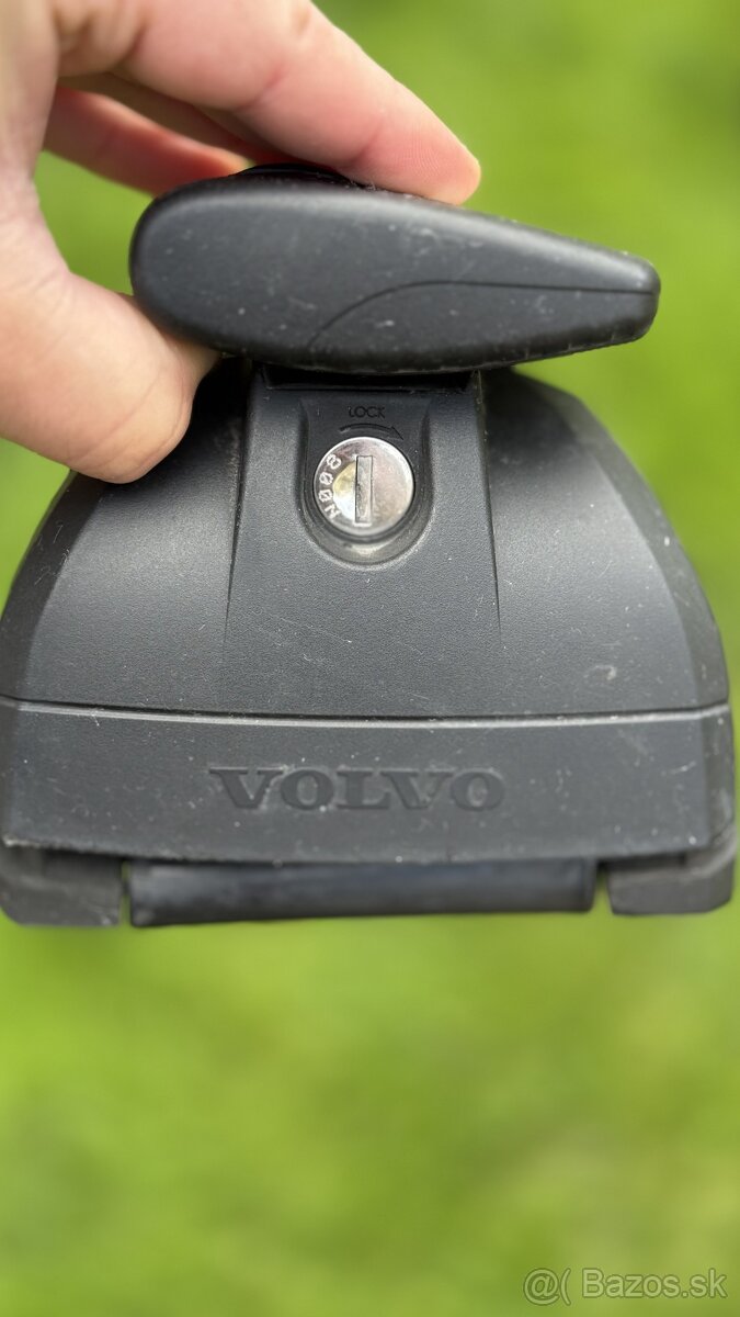 Priečniky Thule na Volvo V40 CC - 3