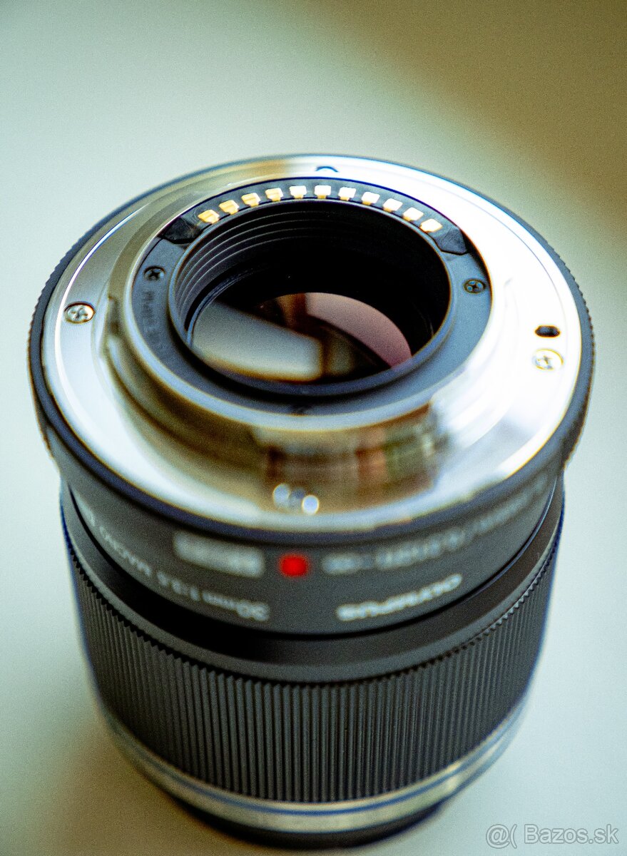 Olympus M.ZUIKO DIGITAL ED 30mm f/3.5 Macro - 3