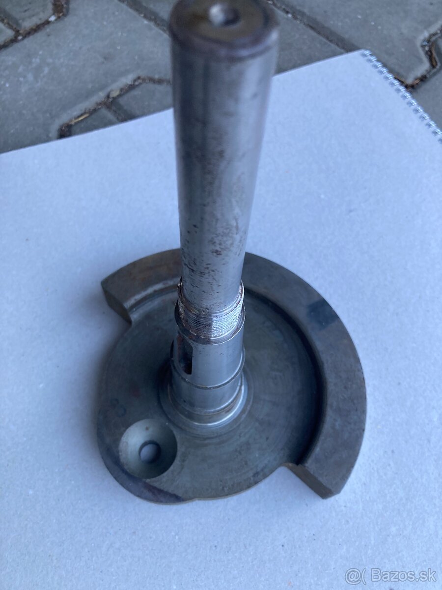 Aero 1000 - část kliky "mrkev" - 3