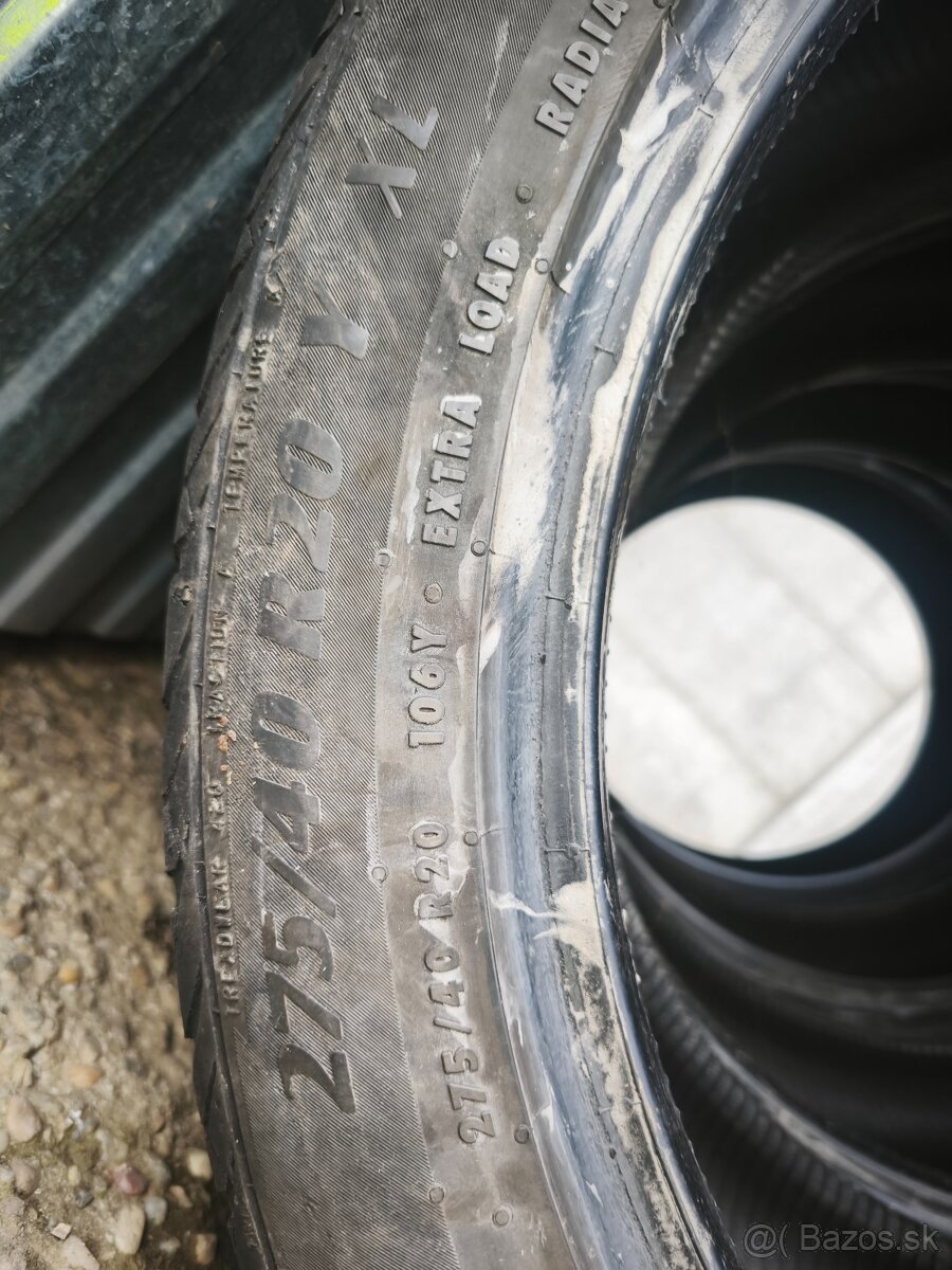 275/40R20 - 3