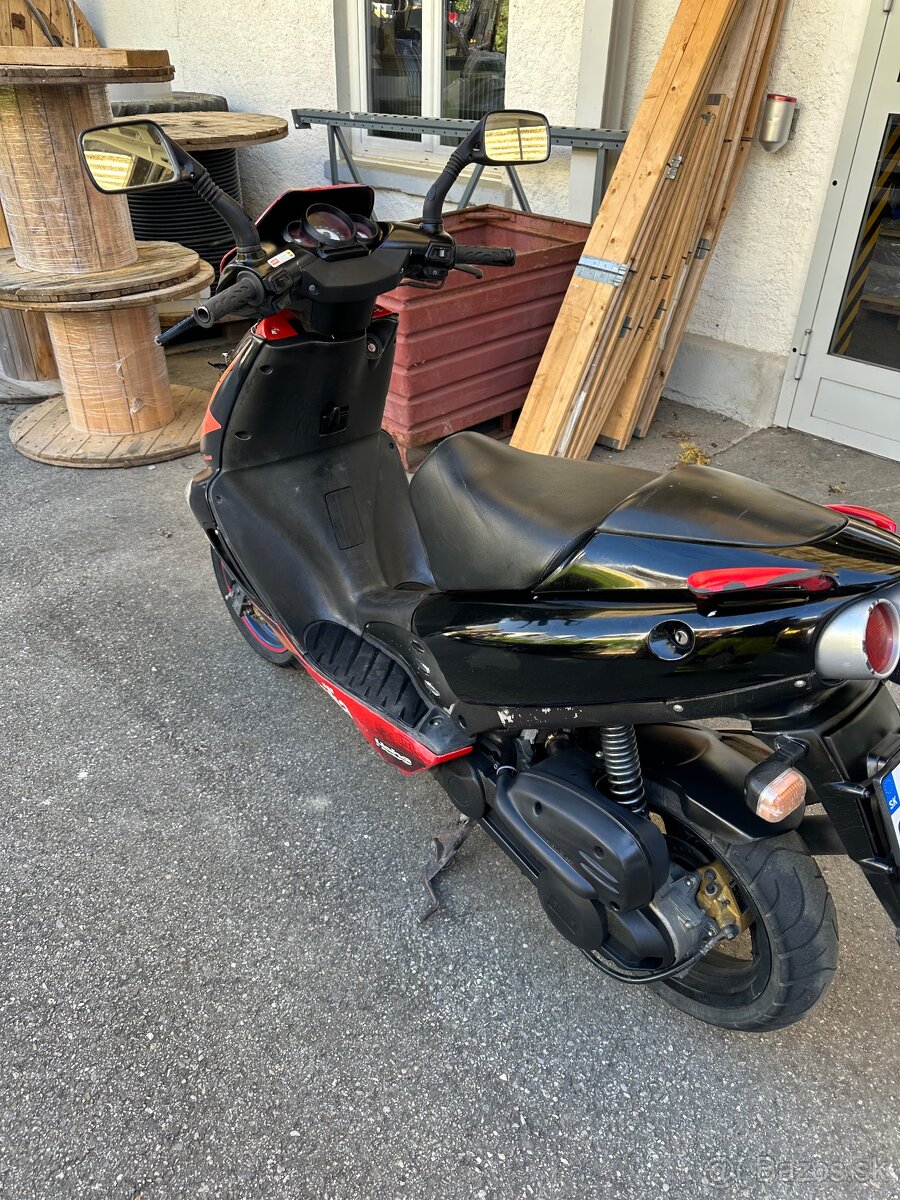 Aprilia SR 50 Ditech - 3