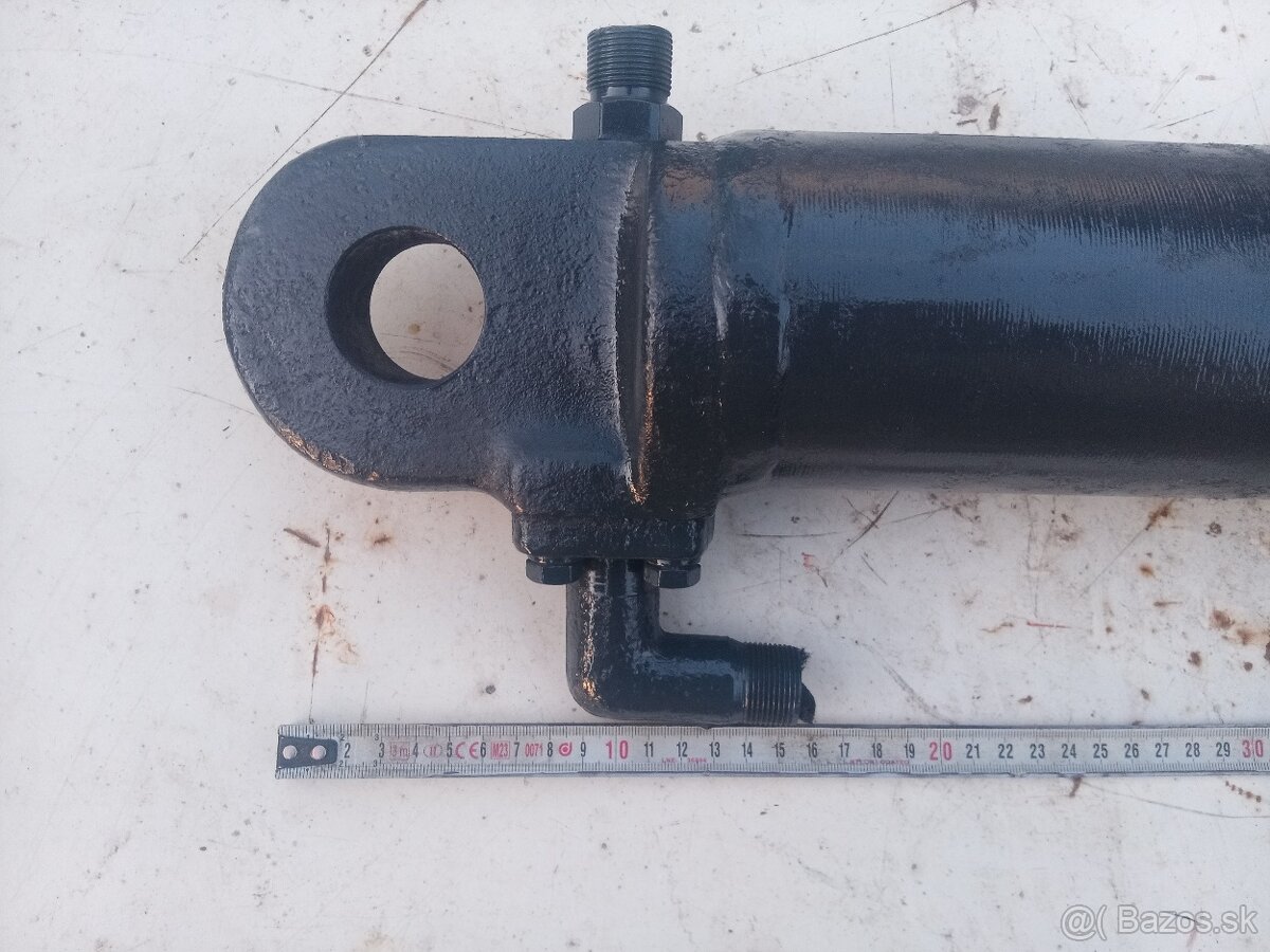 Hydraulický valec 900mm - 3