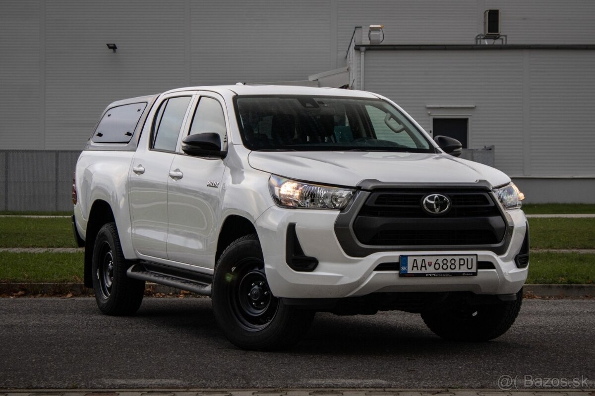 Toyota Hilux DC 2.4 I D-4D Active 4x4 A/T // AJ NA SPLÁTKY