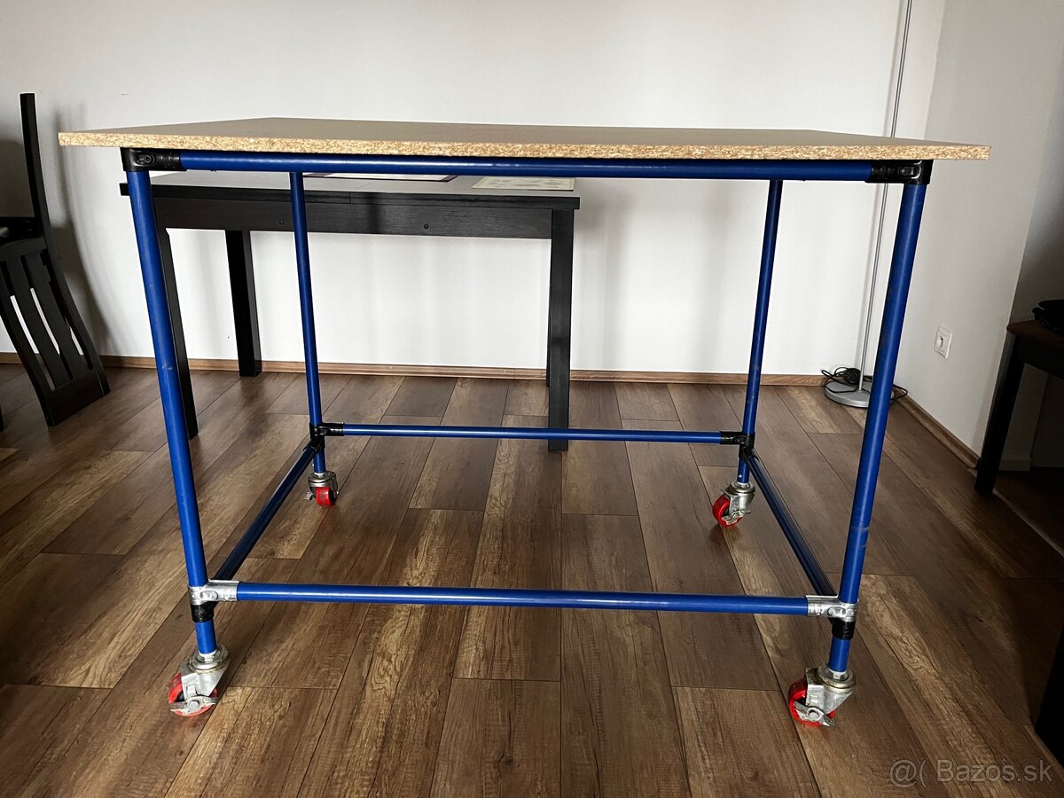 Pevny kovový pracovný stôl ponk - 3