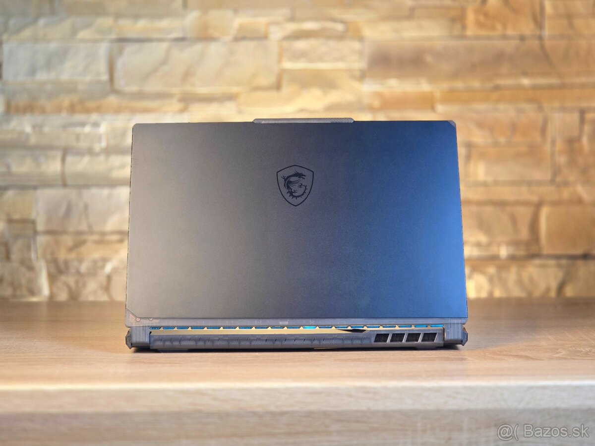 MSI CYBORG 15 i5 RTX 4060 8GB/ i5 12th/ 16GB RAM/ 1TB - 3