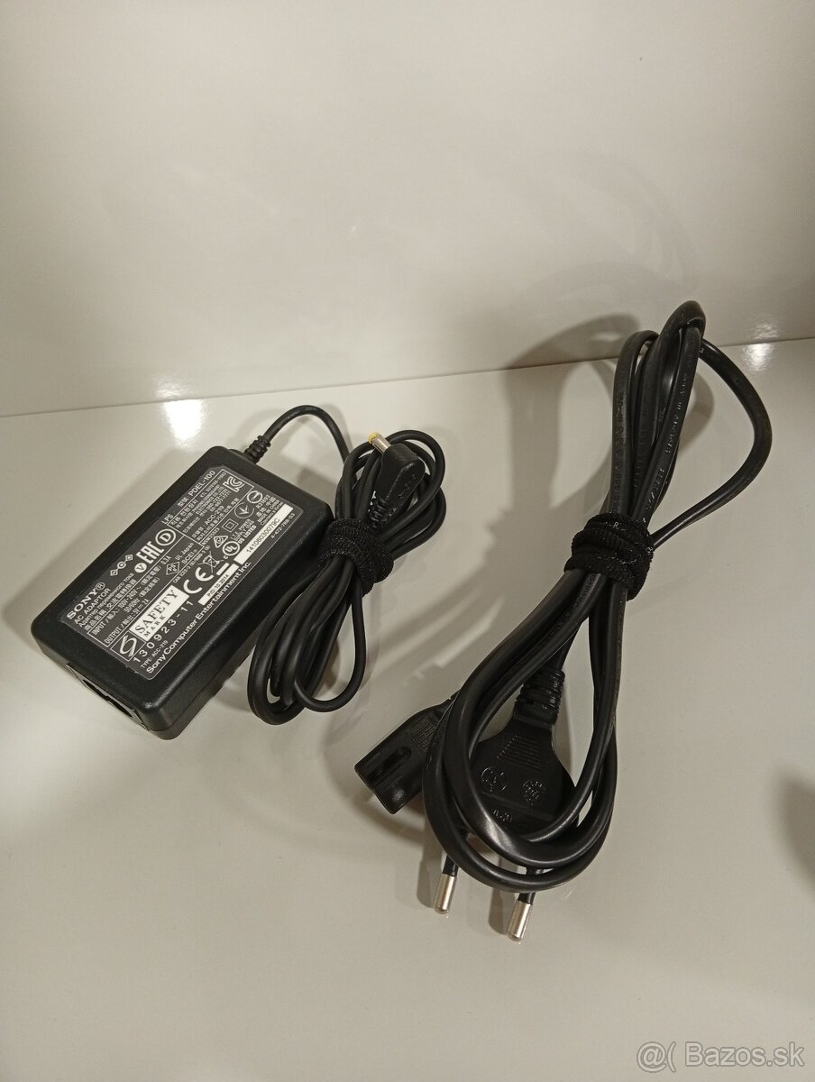 Sony Duálna nabíjačka pre PlayStation 4 ovládače - 3