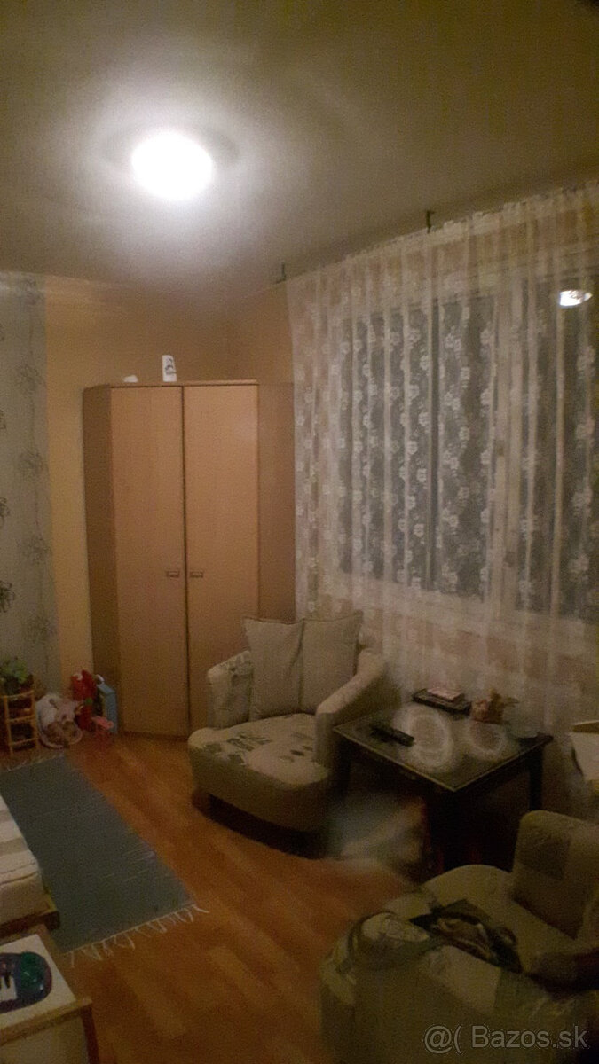 Na predaj 4-izbový byt s balkónom - Komárno - 3