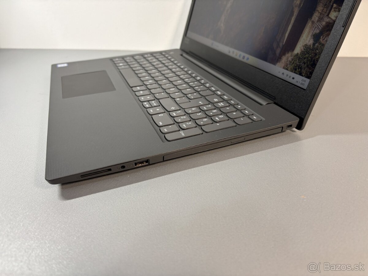 #043 - Lenovo 15.6/i3 7020U/20GB RAM/SSD/Win11 - 3