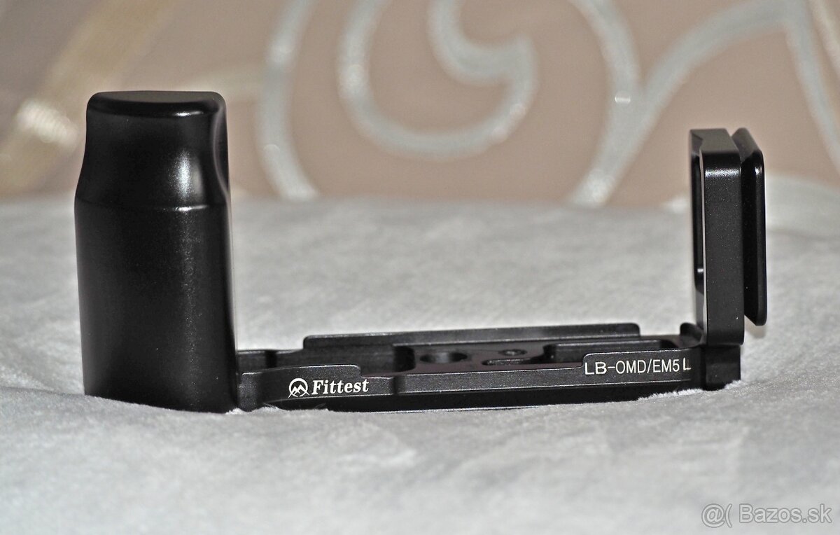 Grip pre Olympus OMD M5 - 3