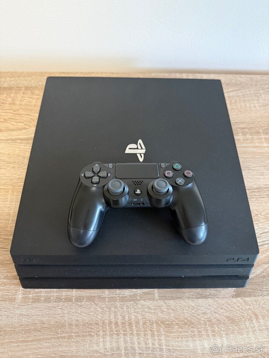PS4 pro verze (CUH-7216B) - 3