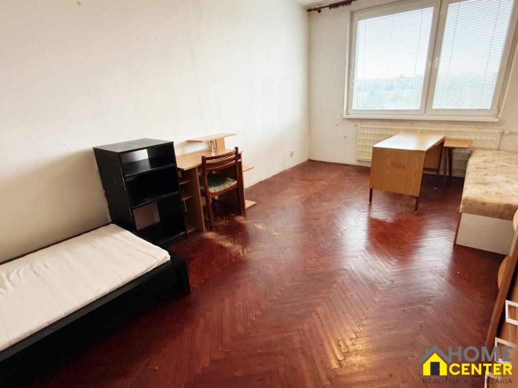 Na predaj : 3 izbový byt , centrum , Levice - 3