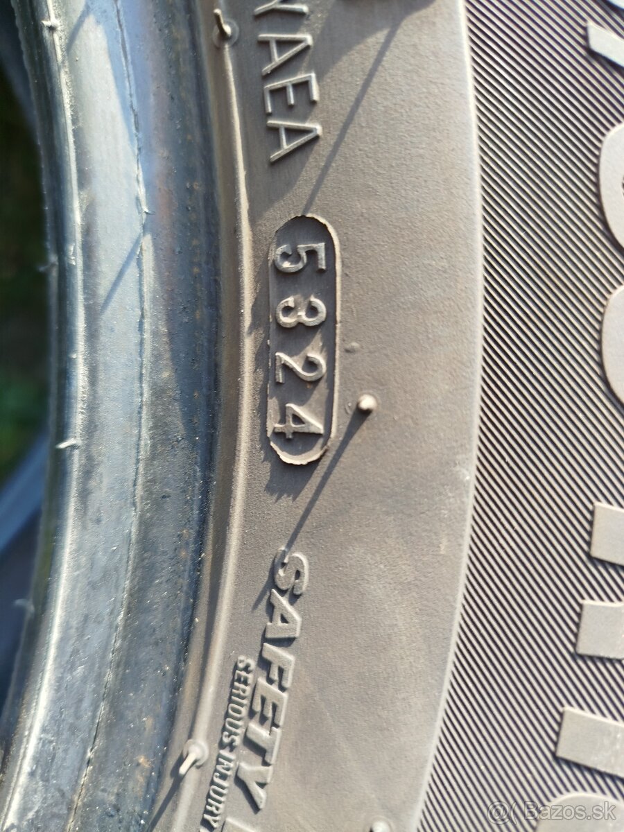 Predám letné gumy Kumho 215/60 - 3