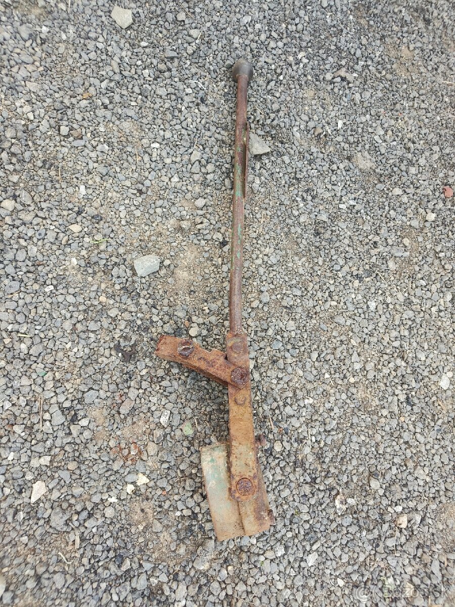 Páka uzávierky Zetor super 50 - 3