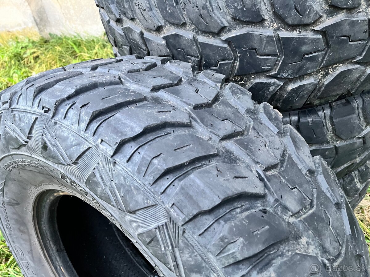 Kumho venture MT 285/75 r16 - 3