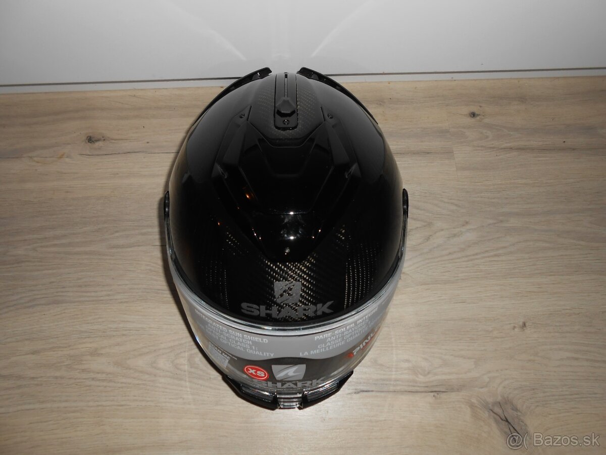 Predam krasnu novu karbonovu moto prilbu znacky SHARK SPARTA - 3