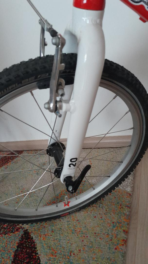 Woom 4 červený - 20 palc. - 3