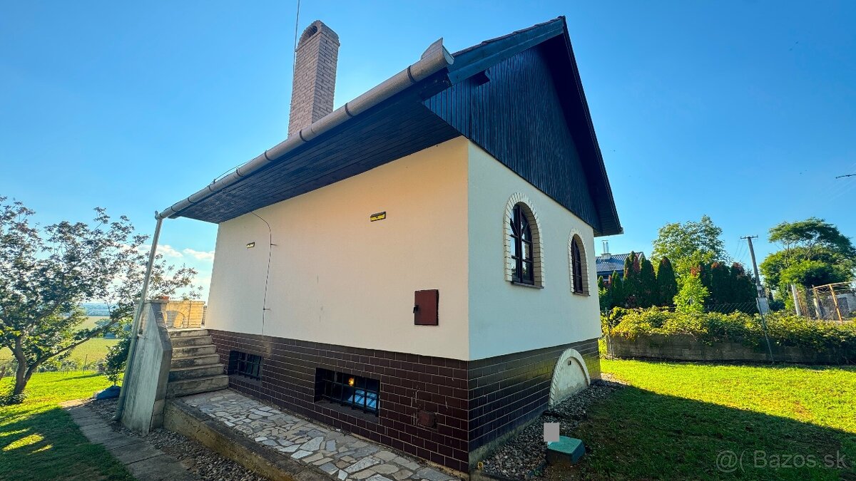 Na predaj viničný dom s pozemkom a krásnym výhľadom na mesto - 3