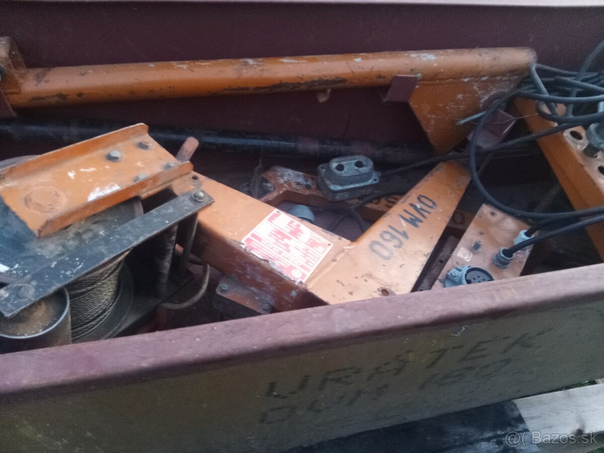 Okenný vrátok OVM 160 - 3