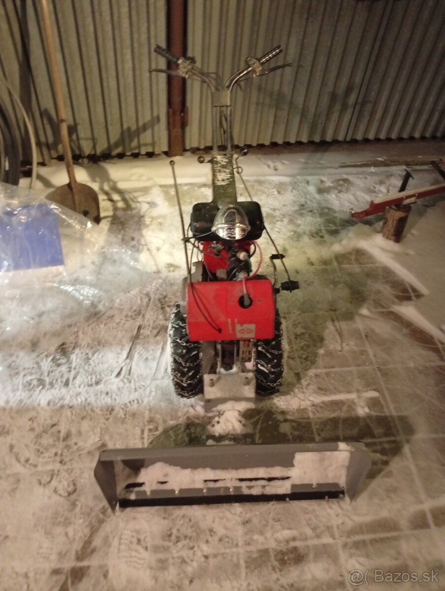 Predám malotraktor, pluh na sneh - 3