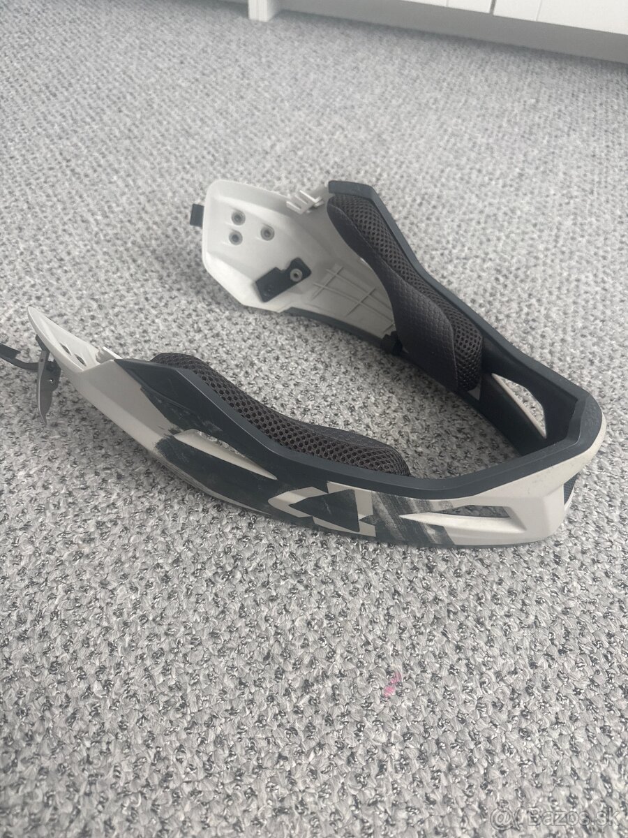 Leatt mtb 3.0 enduro prilba - 3