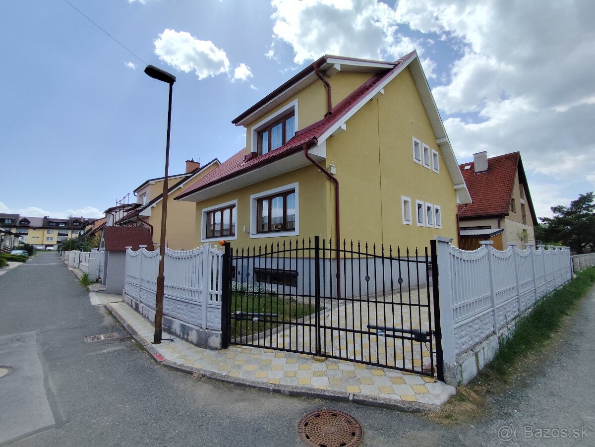 Dvojgeneračný rodinný dom na predaj - 3
