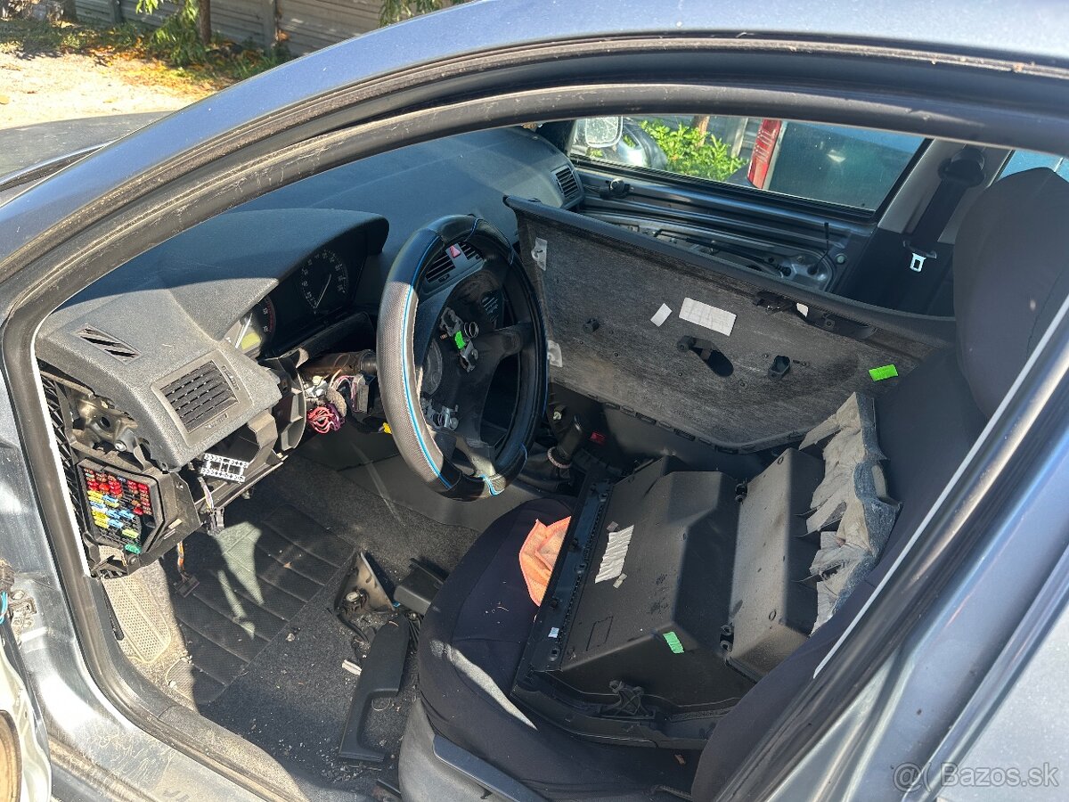 Predam skoda fabia karoseria - 3
