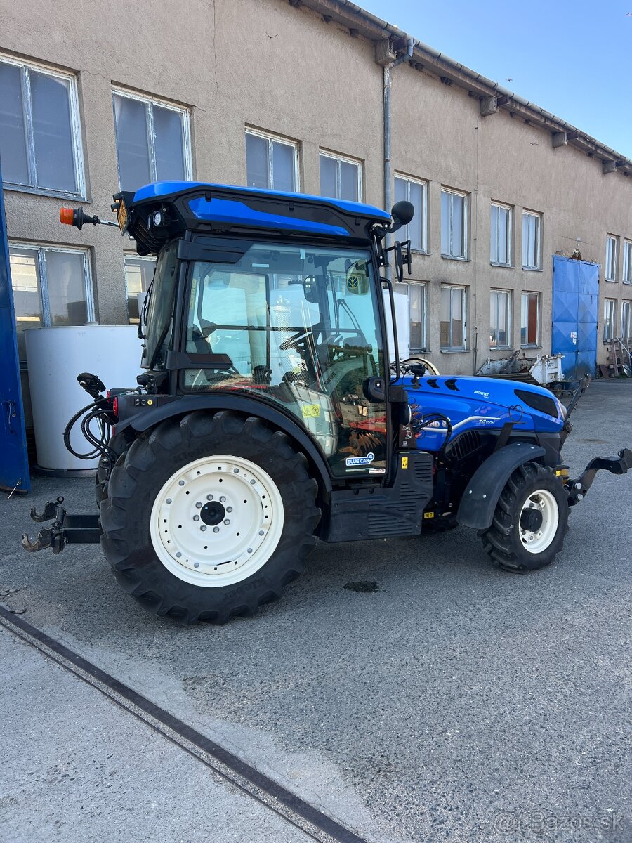 TRAKTOR NEW HOLLAND T4.100N - 3