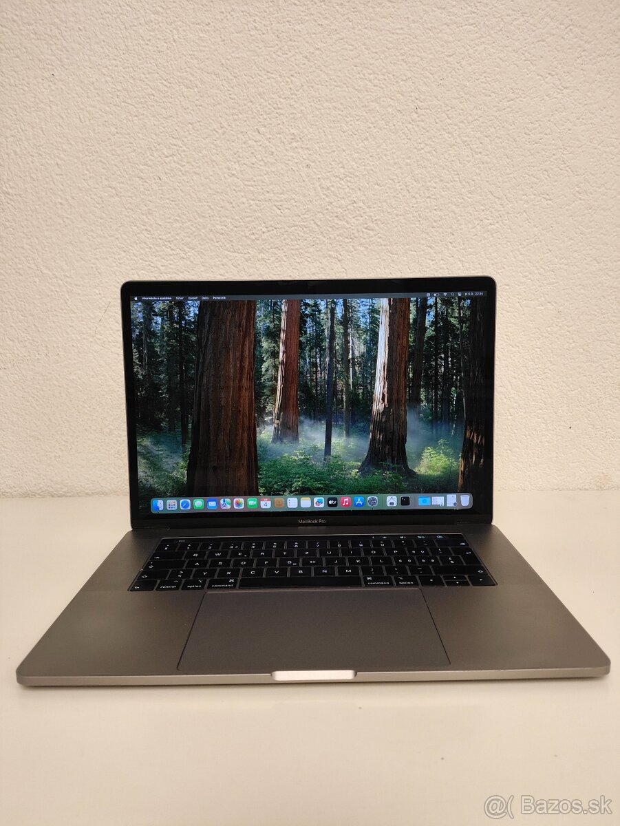 Apple MacBook Pro 15 (2018) | Intel Core i7 • 16 GB RAM • 25 - 3