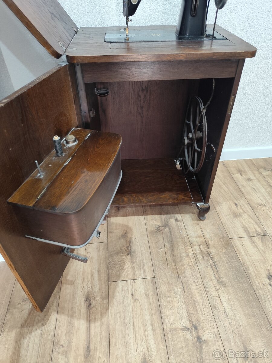 Starí šijací stroj Naumann - 3