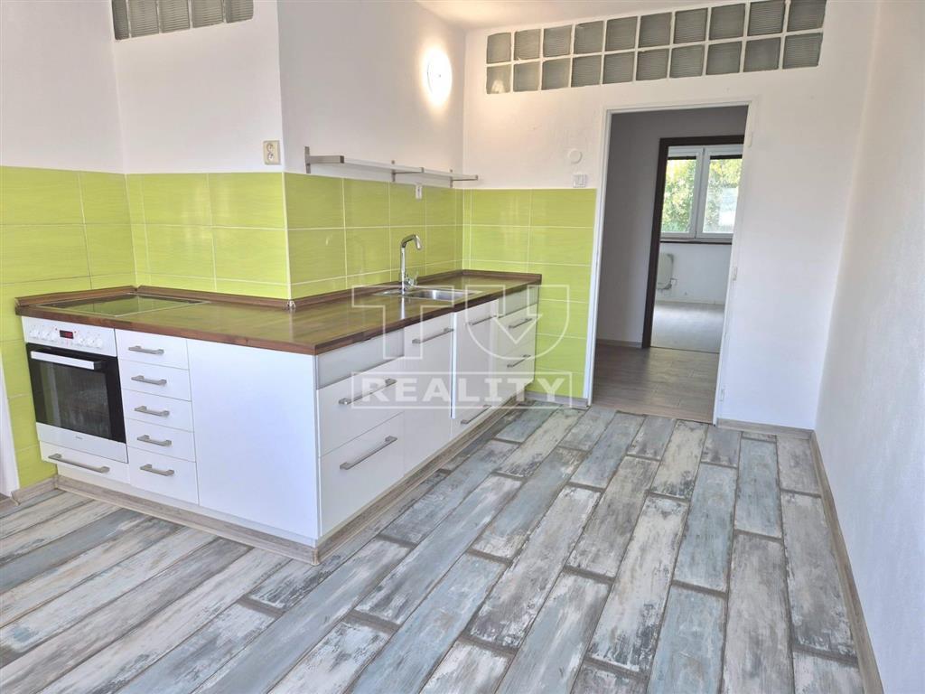 ZNÍŽENÁ CENA - 3 izbový byt s loggiou, s možnosťou krbu... - 3