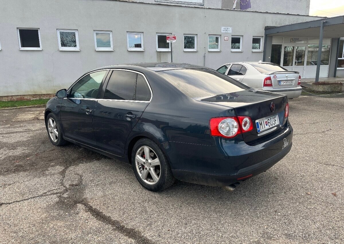 Volkswagen Jetta - 3