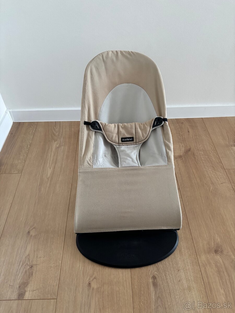 Lehátko Babybjorn s hračkou - 3