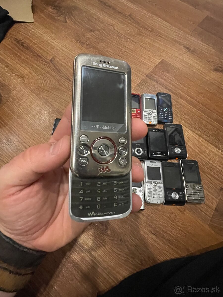 Predám 21 Sony Ericssonov na diely - 3
