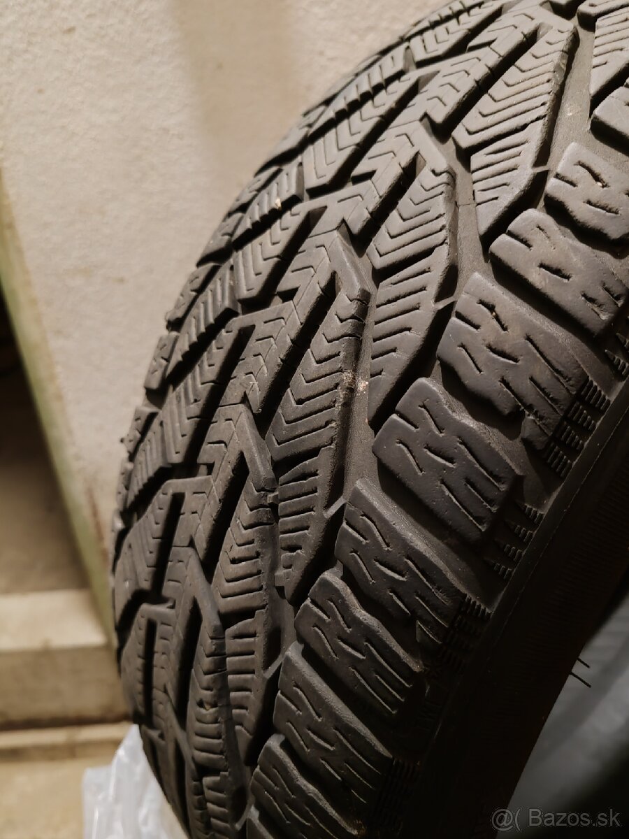 M+S 225/50 R17 - 3