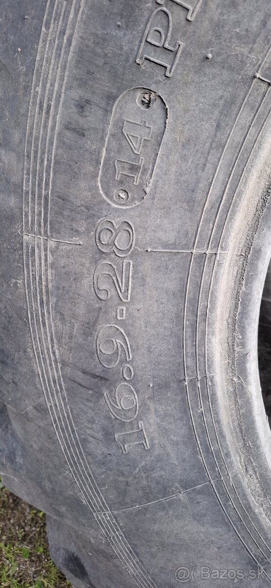 Predám 1ks pneu 16,9-28 v dobrom stave - 3