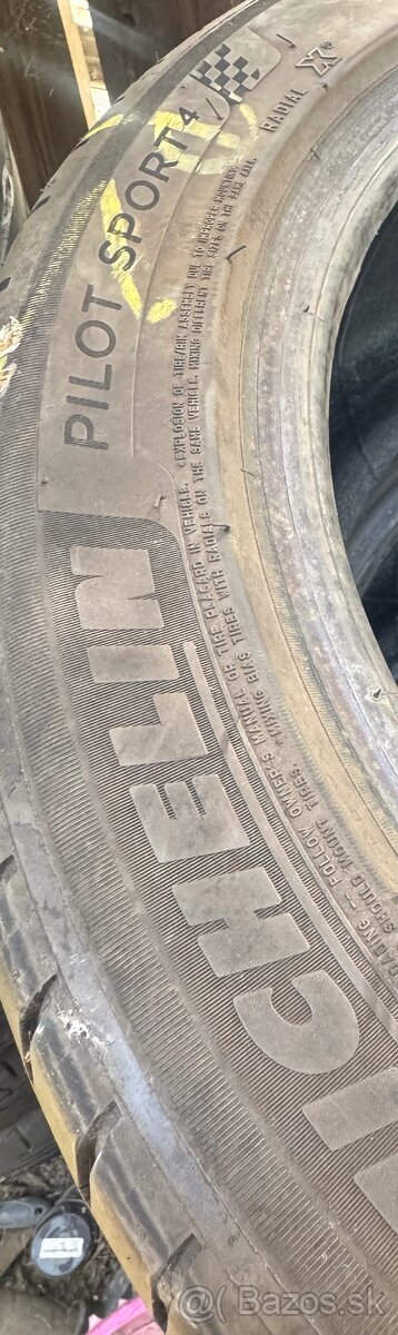 235/45 R18 Dunlop a Michelin - 3