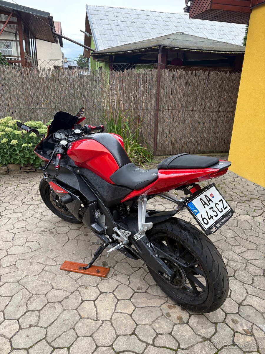 Yamaha YZF R125 - 3