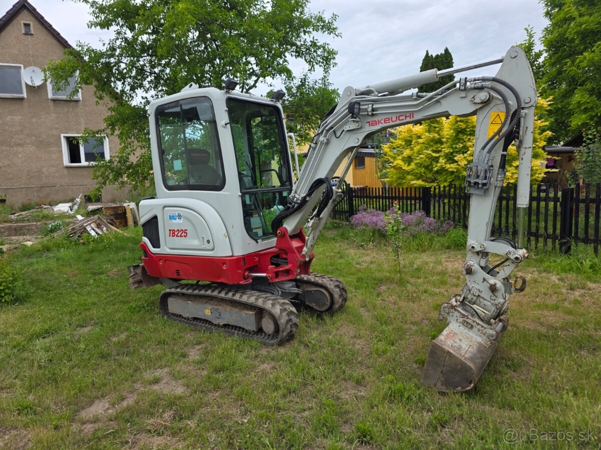Mini rýpadlo TAKEUCHI TB 225 - 3
