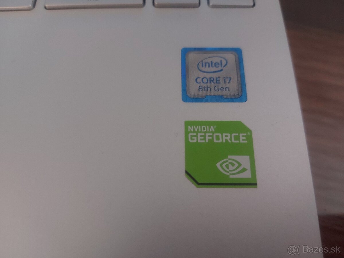 Štýlový HP Pavilion 15 (i7 / 16GB RAM / SSD) – Ako nový - 3