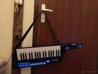 MIDI KEYBOARD (KEYTAR) "ALESIS VORTEX WIRELESS 2 - 3