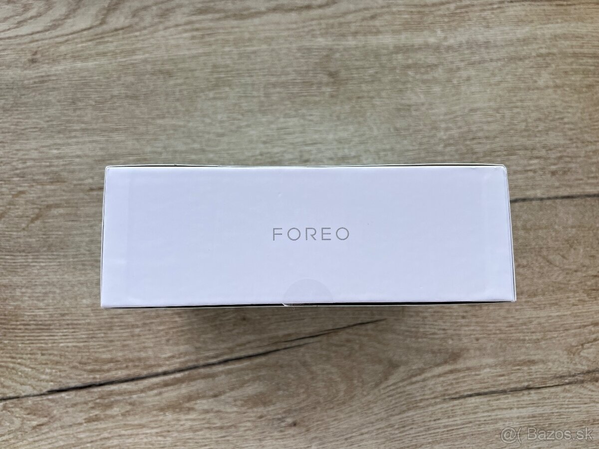 Laserový epilátor Foreo Peach 2go - 3