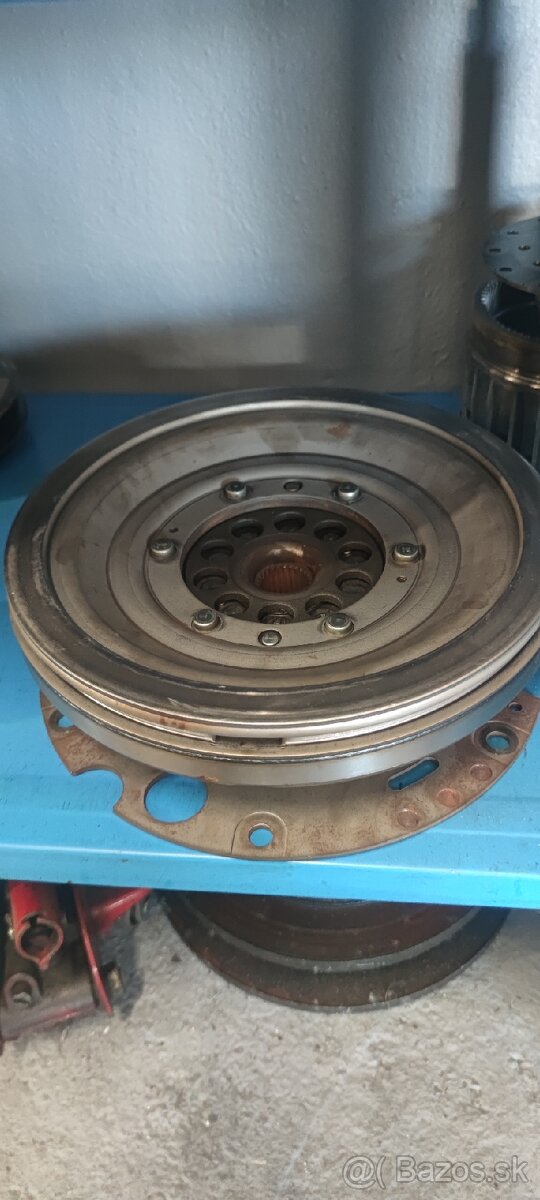 Audi 0B5 zotrvačnik - 3