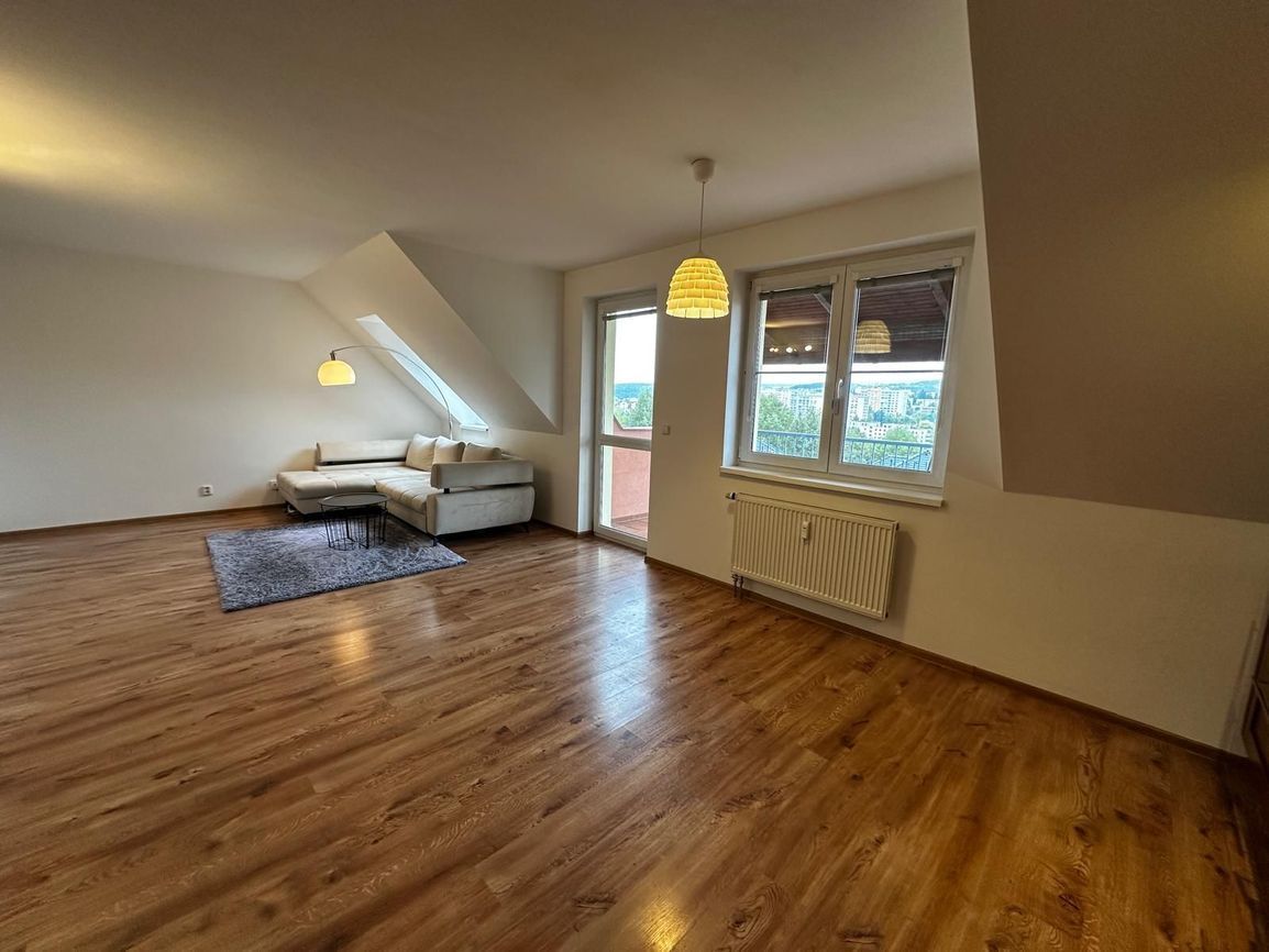 PRENÁJOM - útulný 3-izbový byt s terasou v Banskej Bystrici - 3