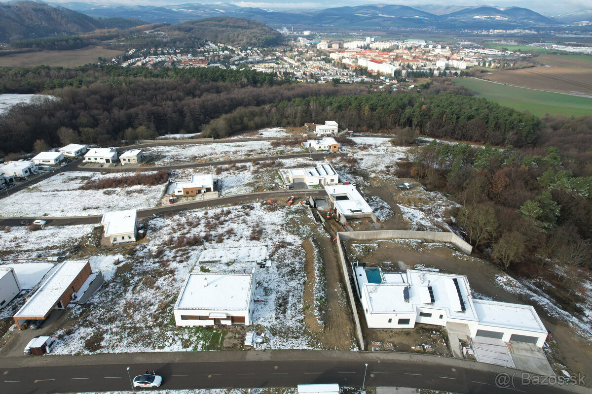 BartanusReality - Na predaj pozemok o rozlohe 907m2 pre výst - 3