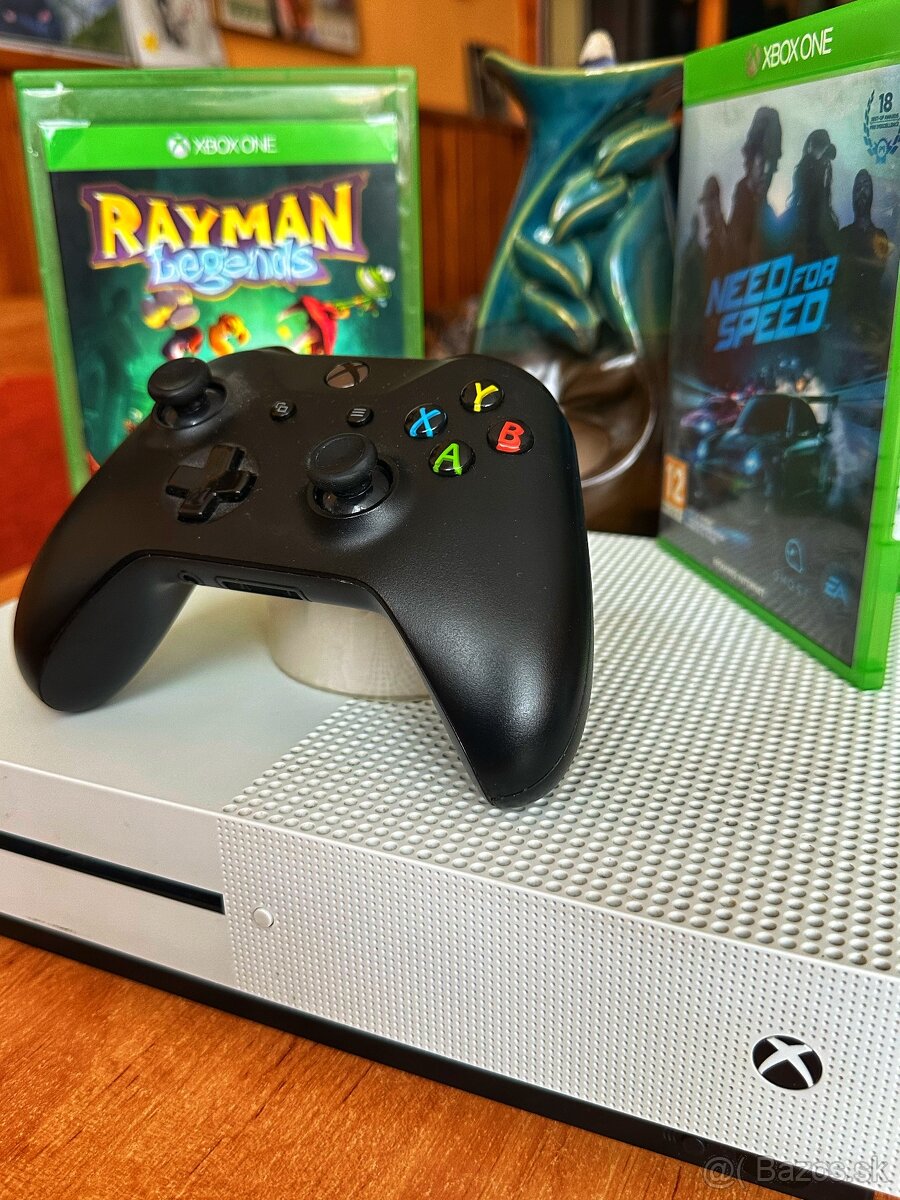 Xbox One S + ovládač + hry Rayman Legends,NFS - 3