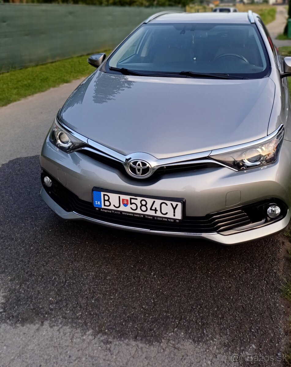 Toyota Auris 1.6 - 3