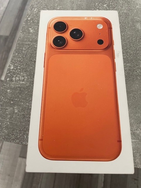 Iphone 17 Pro 256GB Cosmic Orange - 3