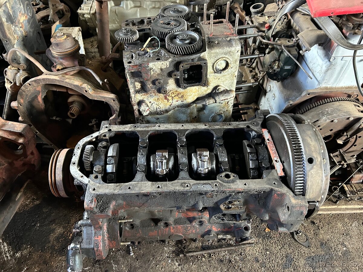 Predám náhradné diely na motor Zetor crystal LKT - 3