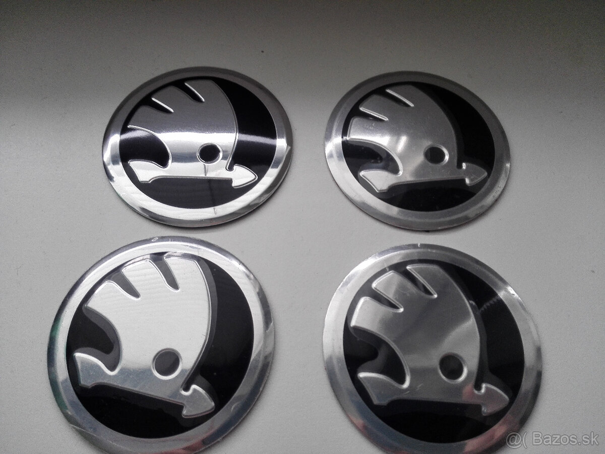 Nálepky na pukličky diskov Škoda 56 mm strieborné a zelené - 3