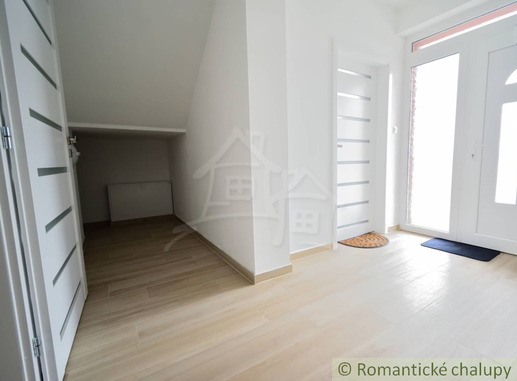 Novostavba štvorizbového rodinného domu s garážou v radove - 3